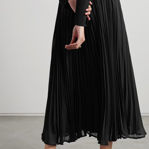 MICHAEL MICHAEL KORS   Pleated Midi Skirt In Black - Picture 4 of 6